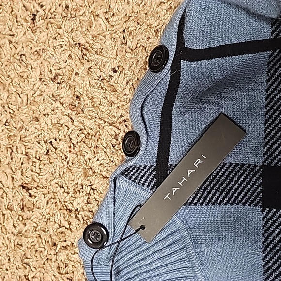 Blue and black plaid print sweater - Picture 2 of 2